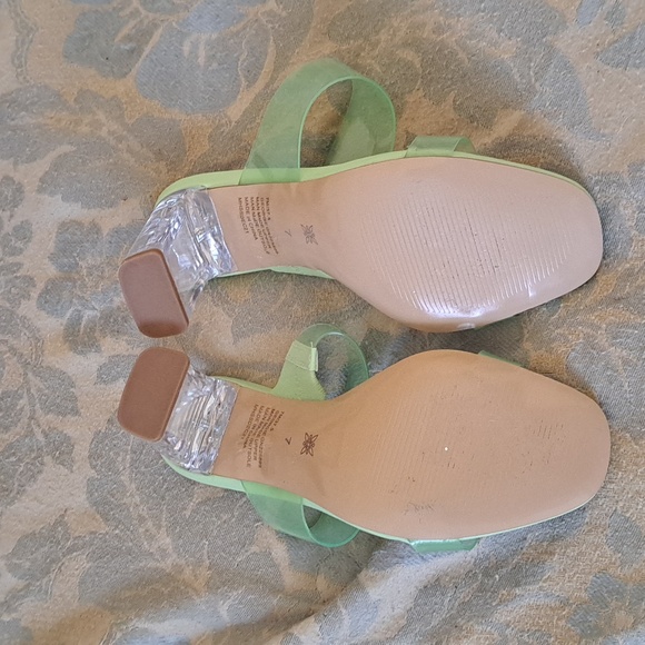 Excellent  BCBG Sandal Heels Size 7 - Picture 5 of 8